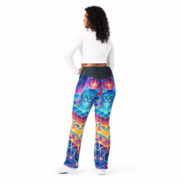 The Purr-adox - Flare leggings - Image 11