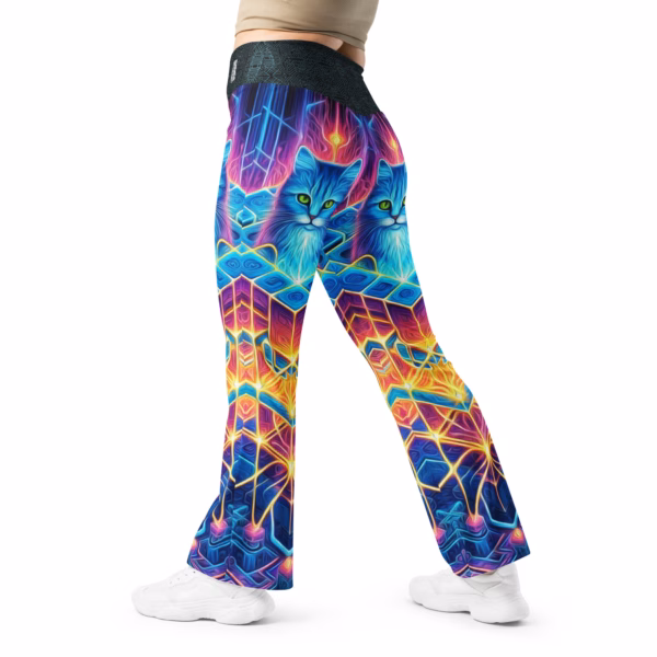 The Purr-adox - Flare leggings - Image 12