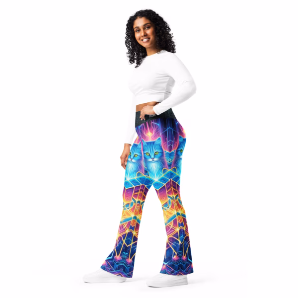 The Purr-adox - Flare leggings - Image 4